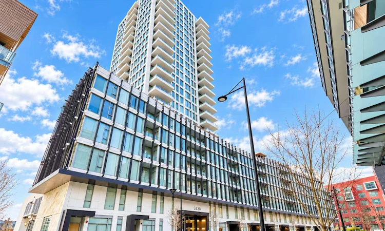 321-3438 Sawmill Crescent