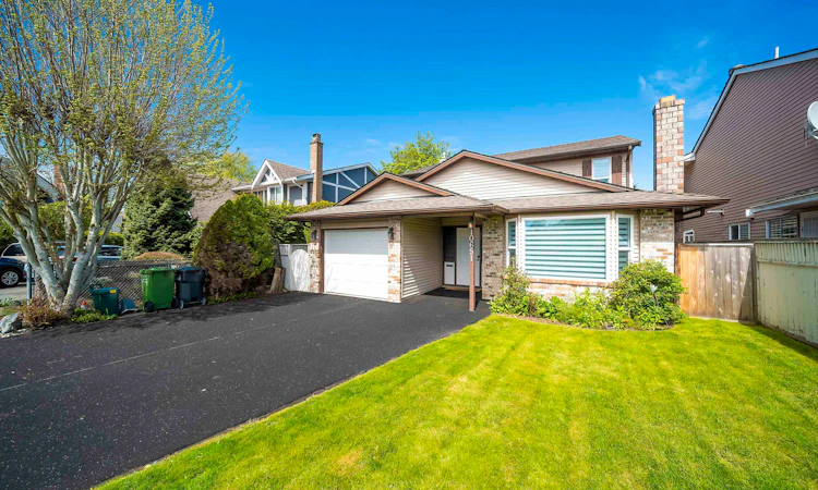 10651 Canso Crescent