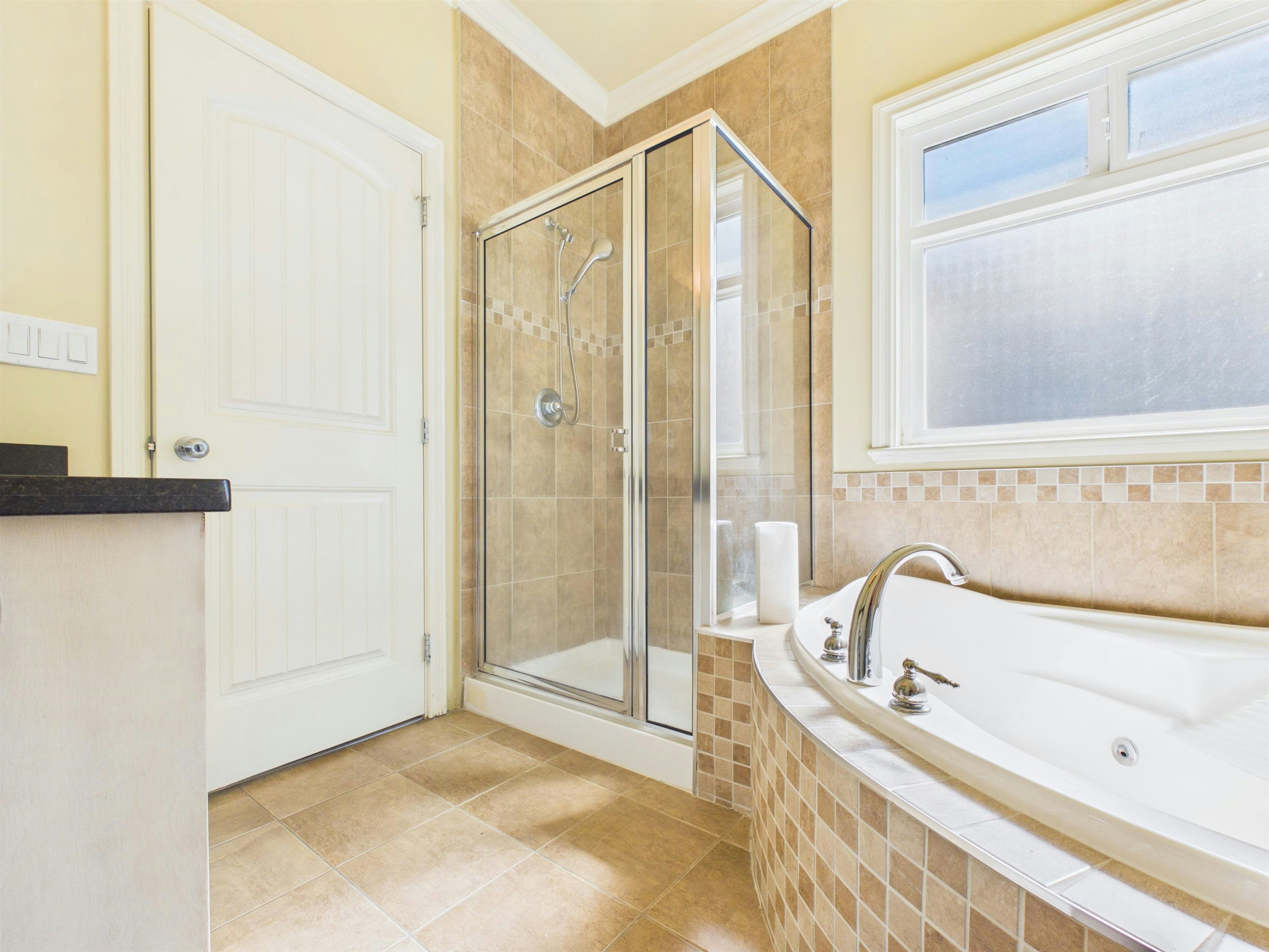 8690 E Tulsy Crescent, Surrey, BC, V3W 7A4 - 31