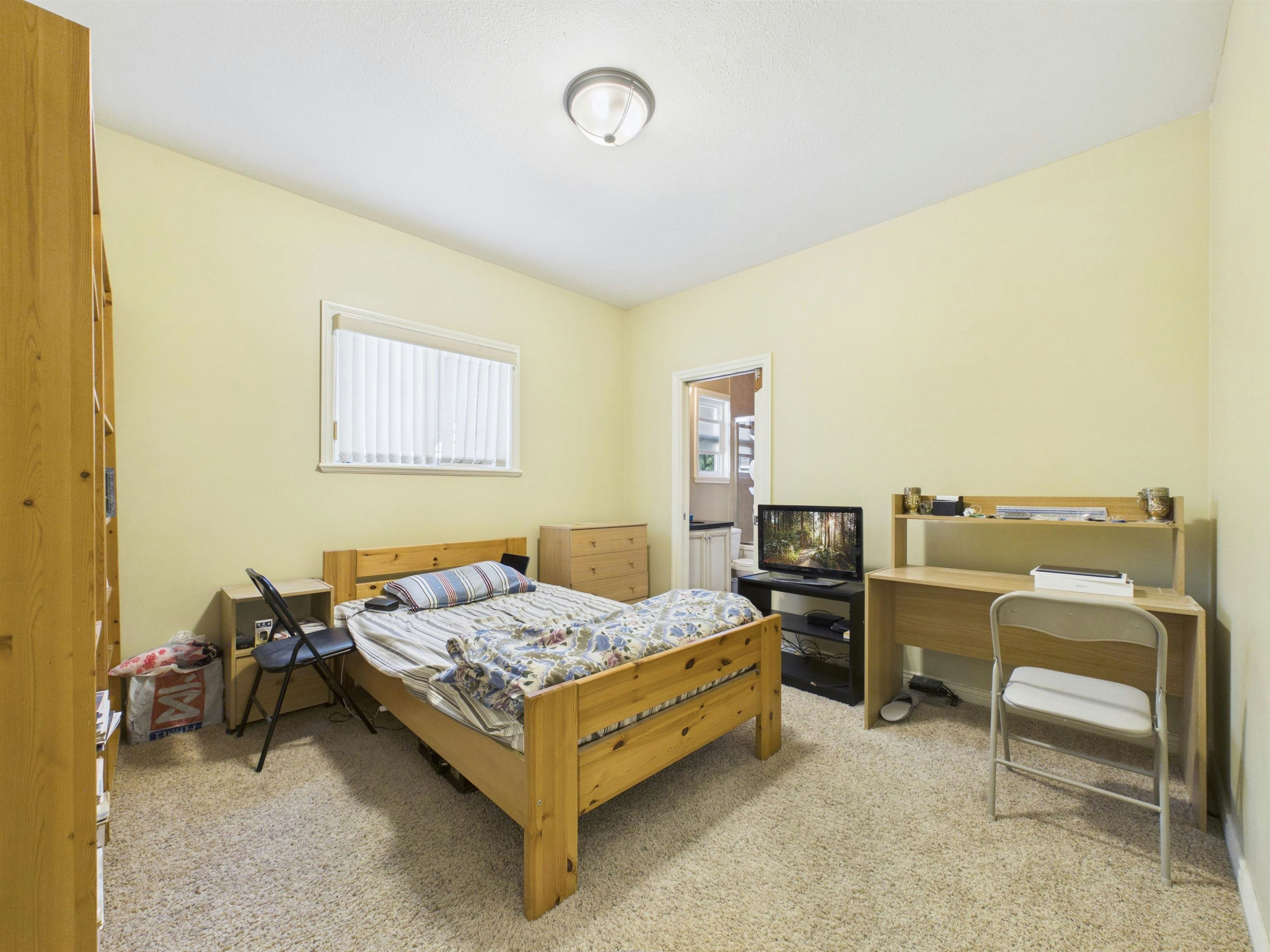 8690 E Tulsy Crescent, Surrey, BC, V3W 7A4 - 34