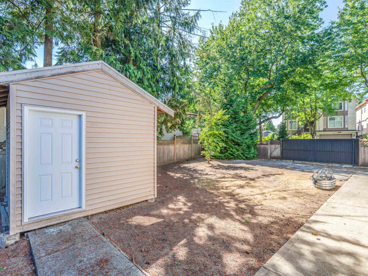 8690 E Tulsy Crescent, Surrey, BC, V3W 7A4 - 37