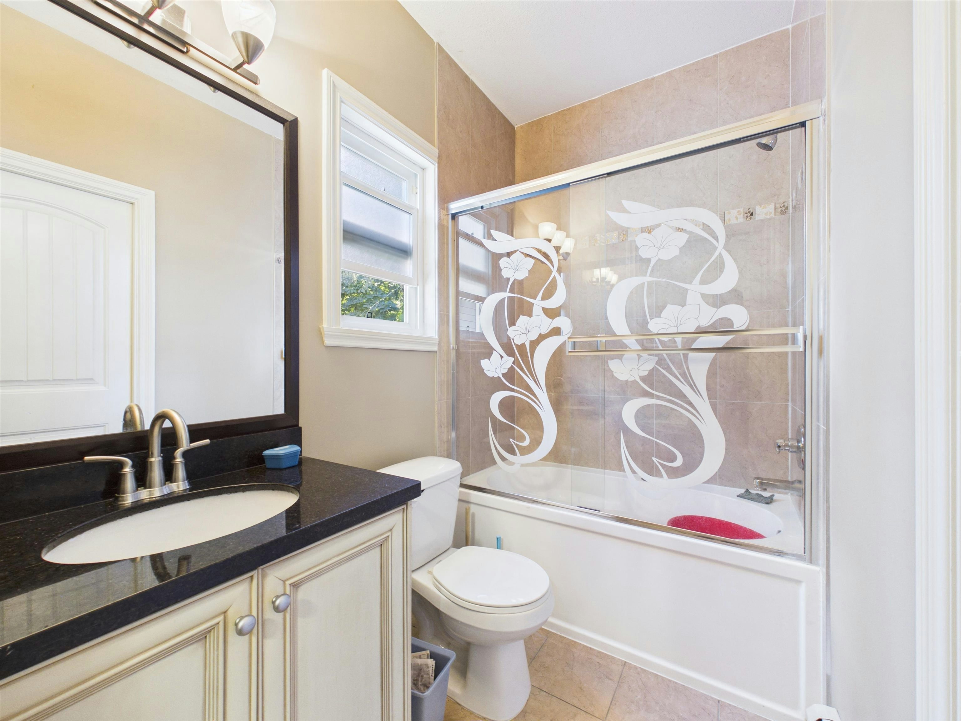 8690 E Tulsy Crescent, Surrey, BC, V3W 7A4 - 21
