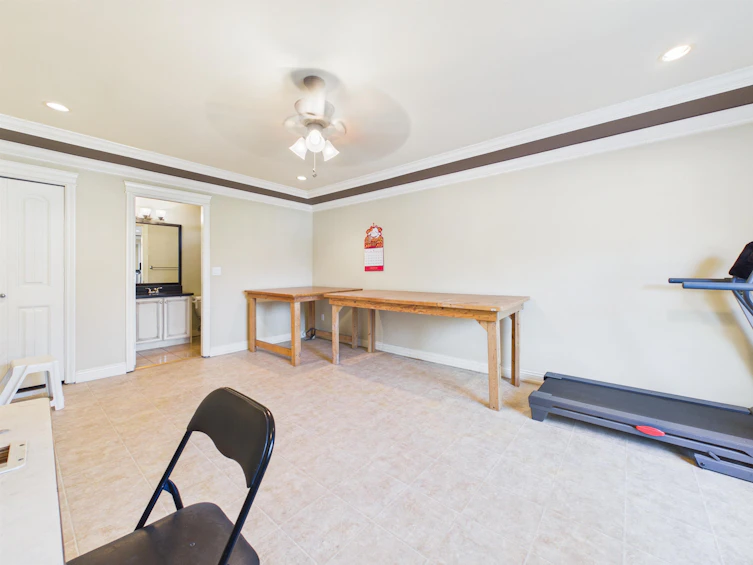 8690 E Tulsy Crescent, Surrey, BC, V3W 7A4 - 5