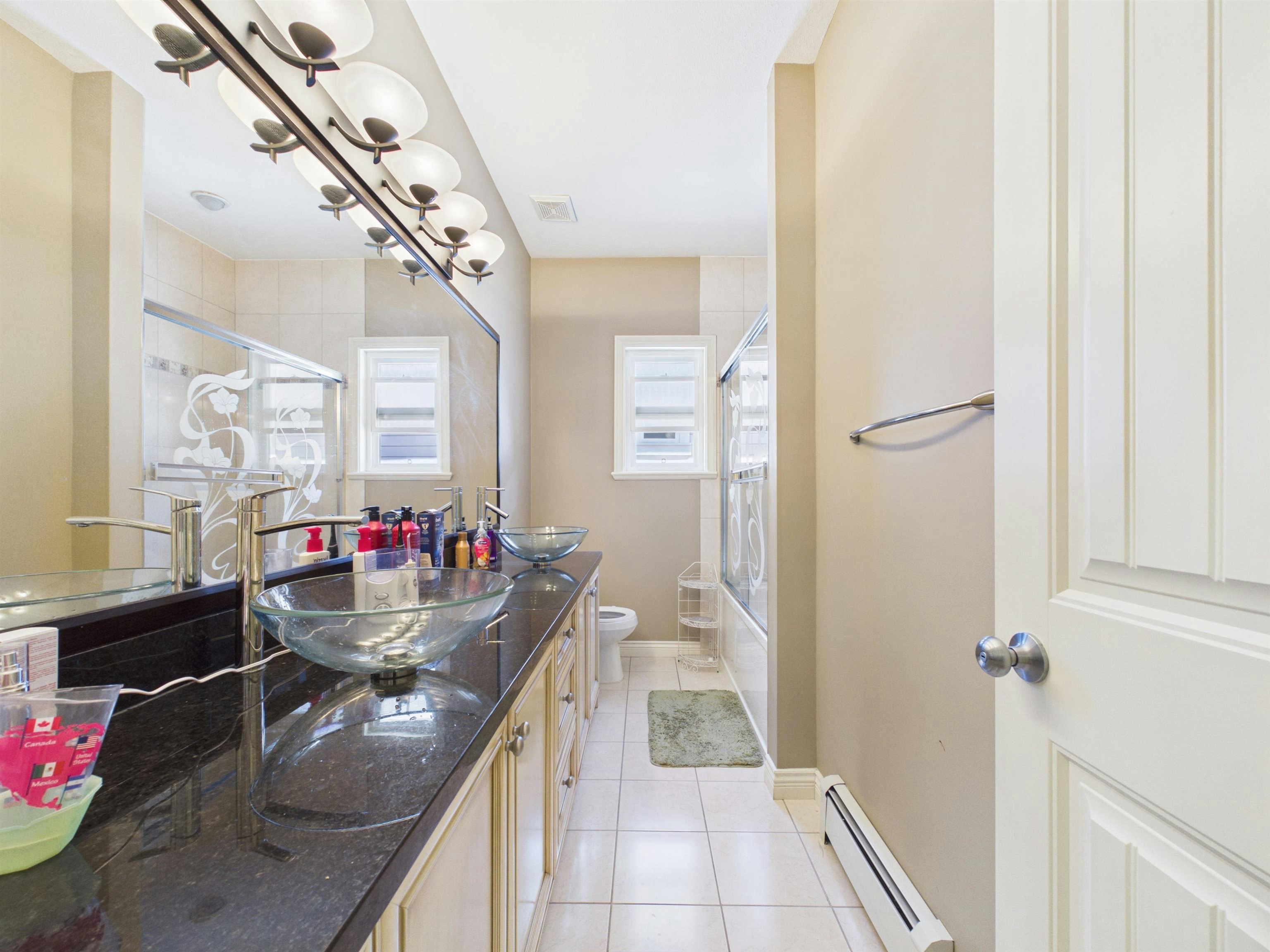 8690 E Tulsy Crescent, Surrey, BC, V3W 7A4 - 32