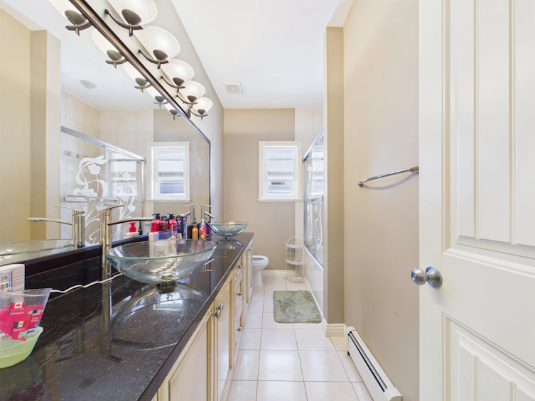 8690 E Tulsy Crescent, Surrey, BC, V3W 7A4 - 32