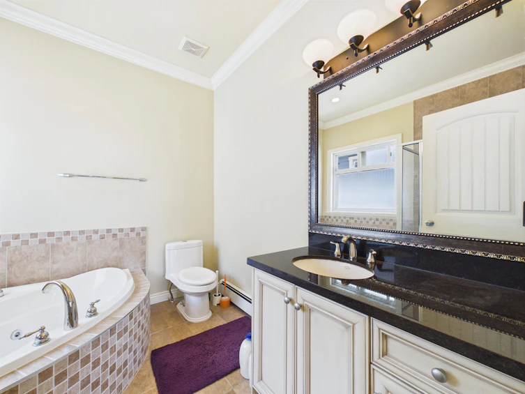 8690 E Tulsy Crescent, Surrey, BC, V3W 7A4 - 30