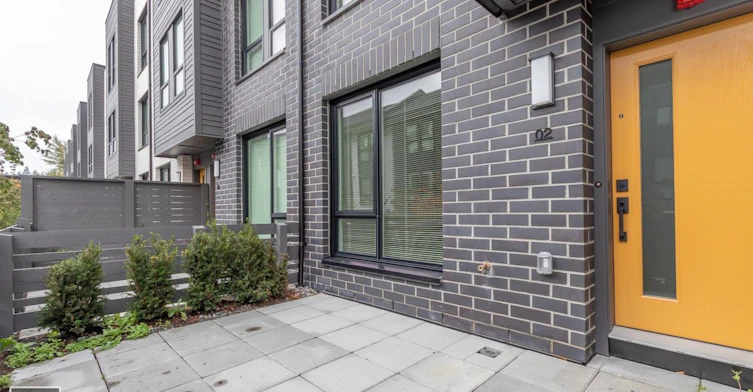 2-9278 Slopes Mews, Burnaby, BC, V5A 0G1 - 2