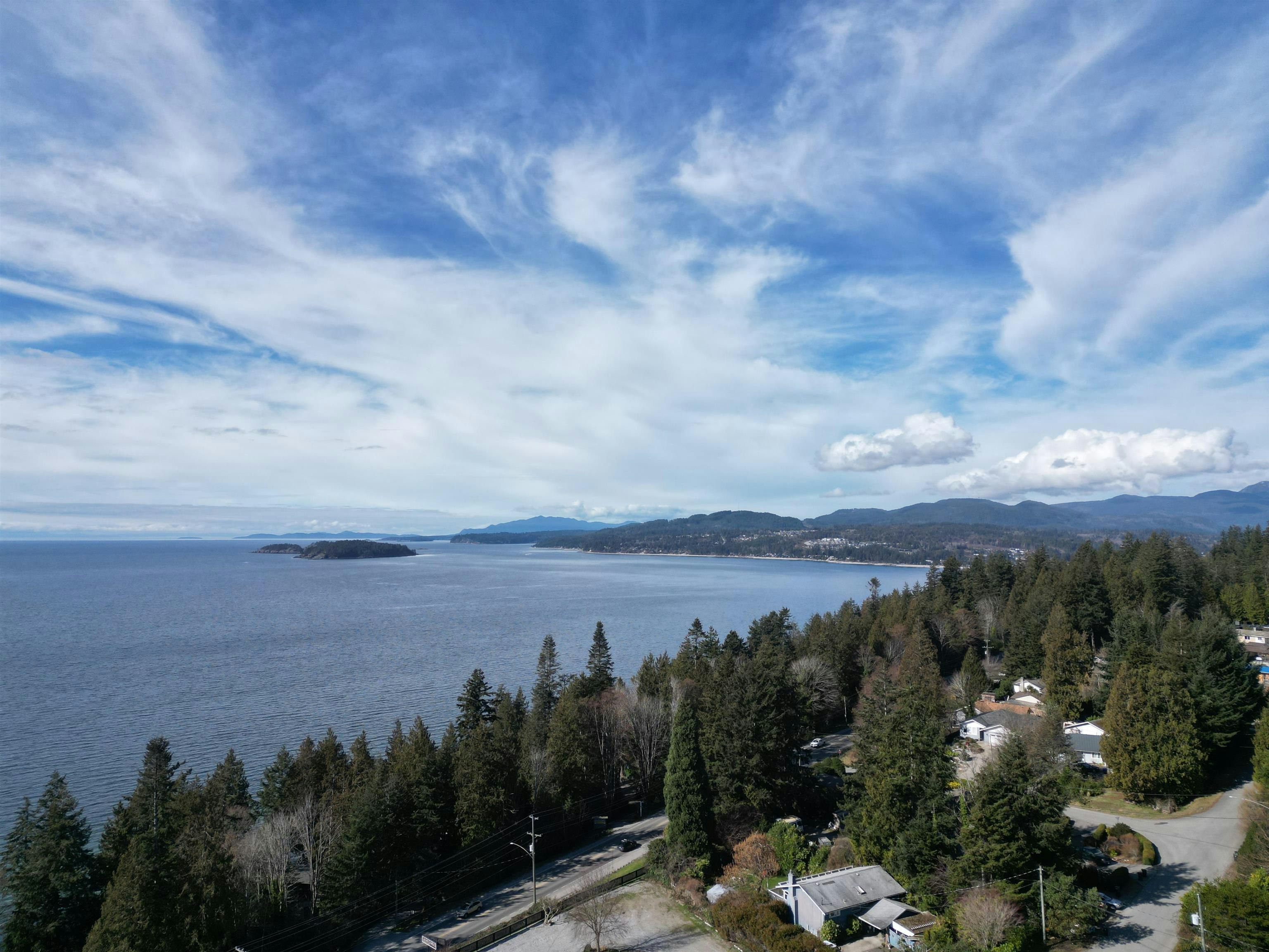 4934 Geer Road, Sechelt, BC, V0N 3A2 - 3