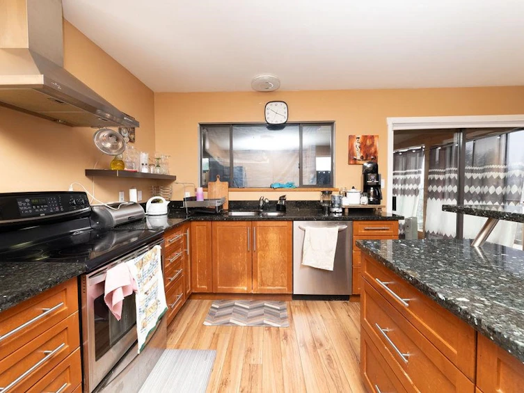 4934 Geer Road, Sechelt, BC, V0N 3A2 - 10