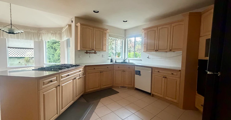8537 166 Street, Surrey, BC, V4N 3H1 - 9