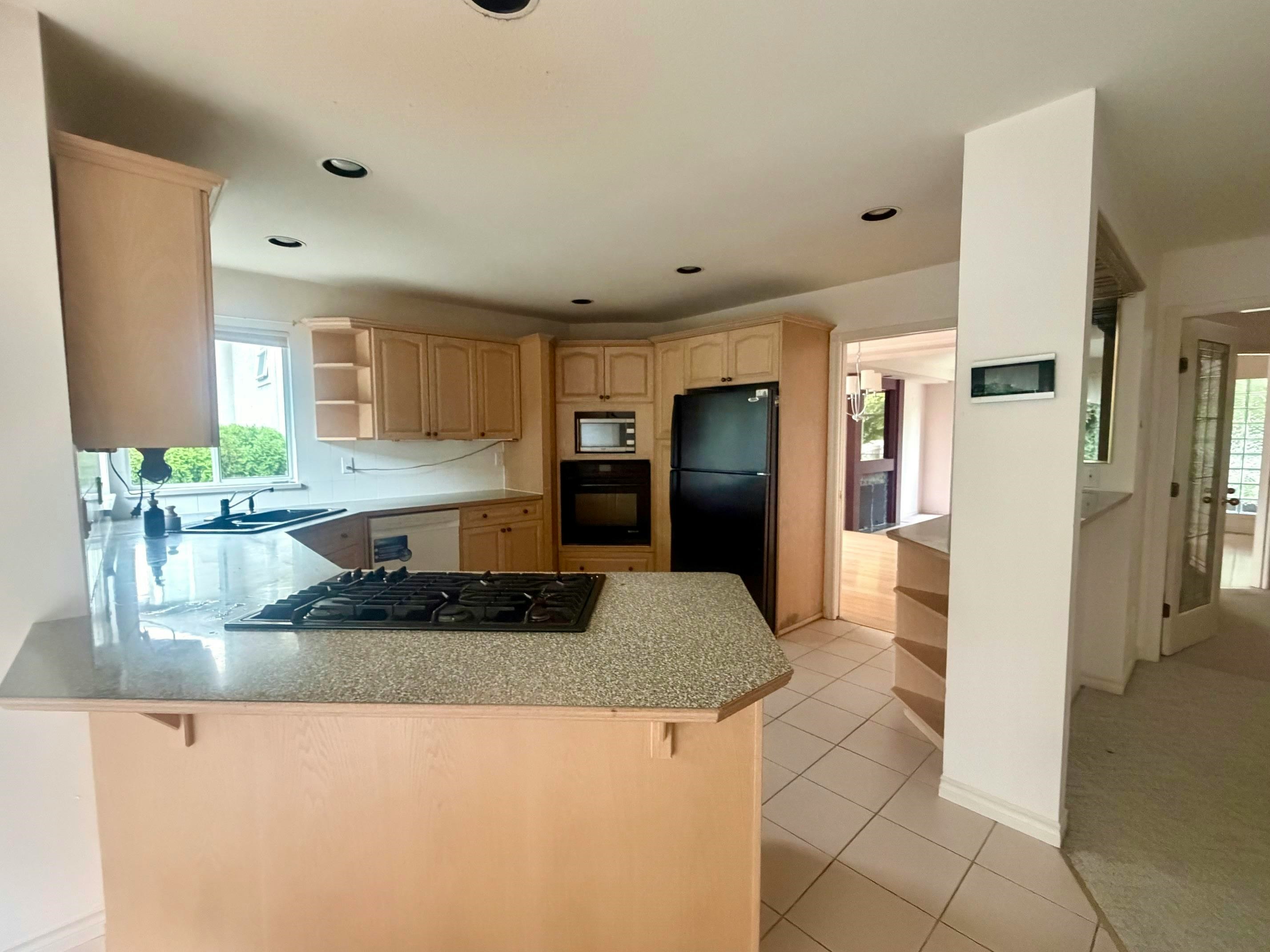 8537 166 Street, Surrey, BC, V4N 3H1 - 8