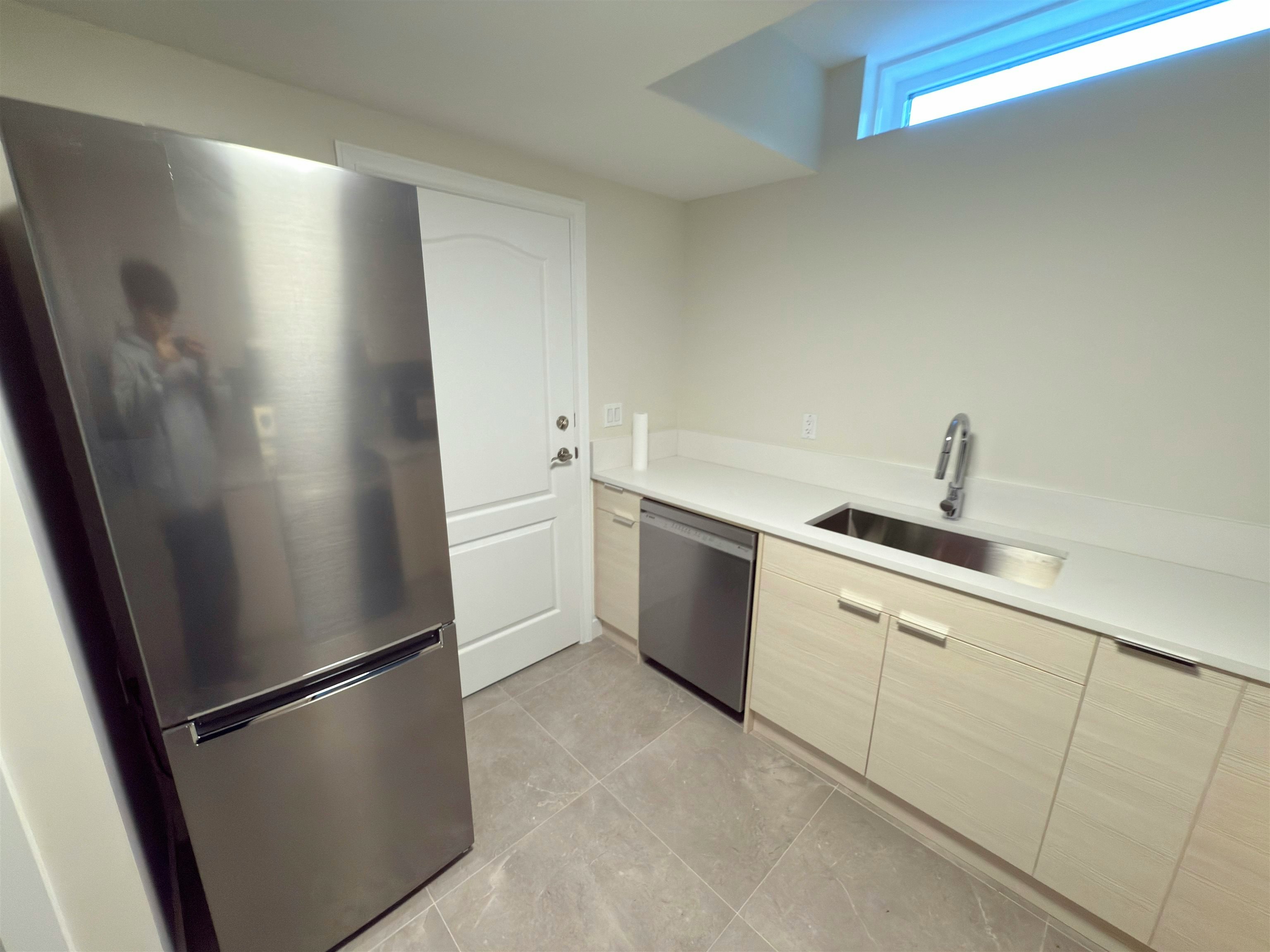 4000 West 3rd Avenue, Vancouver, BC, V6R 1N4 - 2