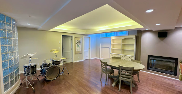 4000 West 3rd Avenue, Vancouver, BC, V6R 1N4 - 4