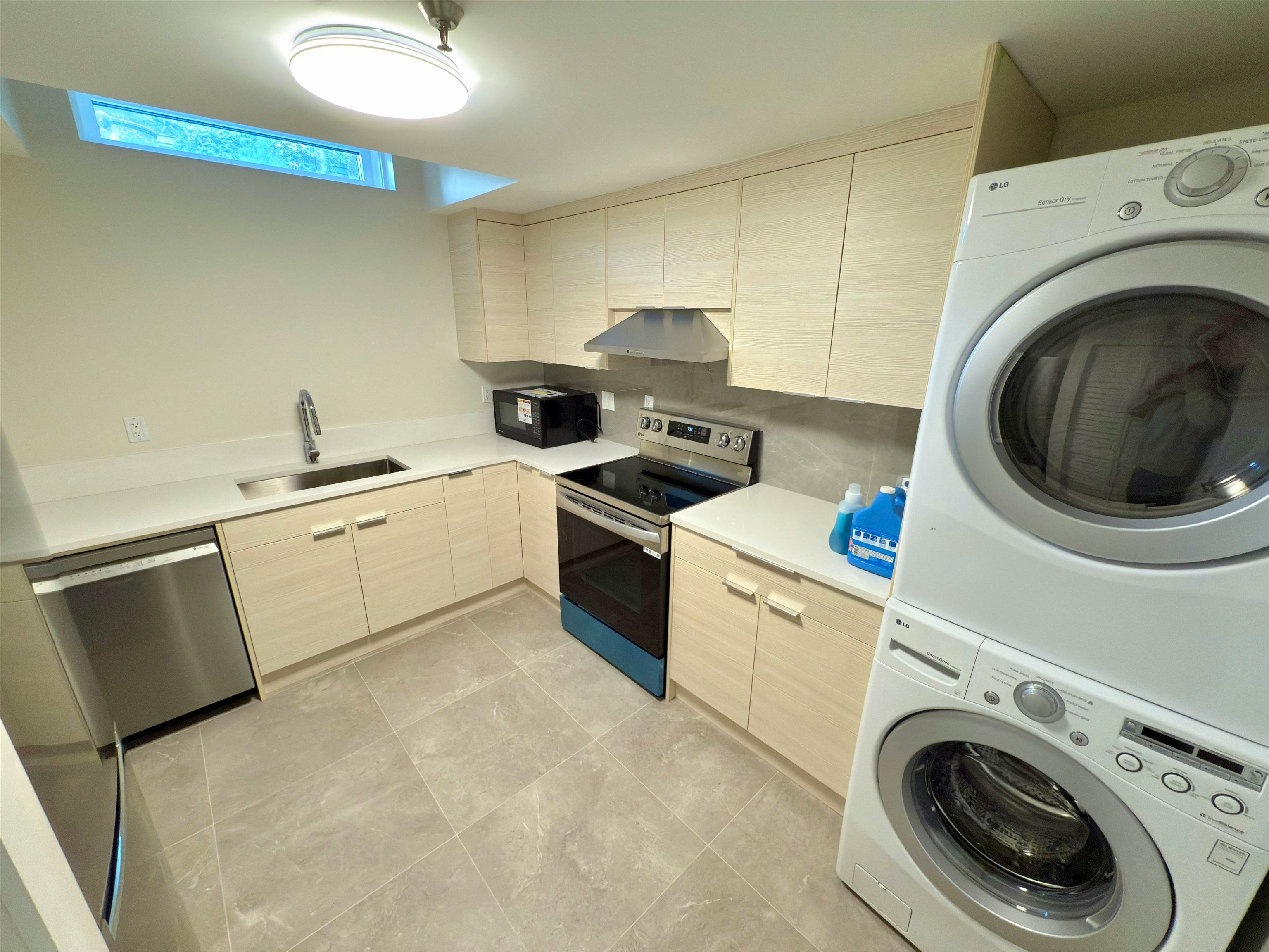 4000 West 3rd Avenue, Vancouver, BC, V6R 1N4 - 13