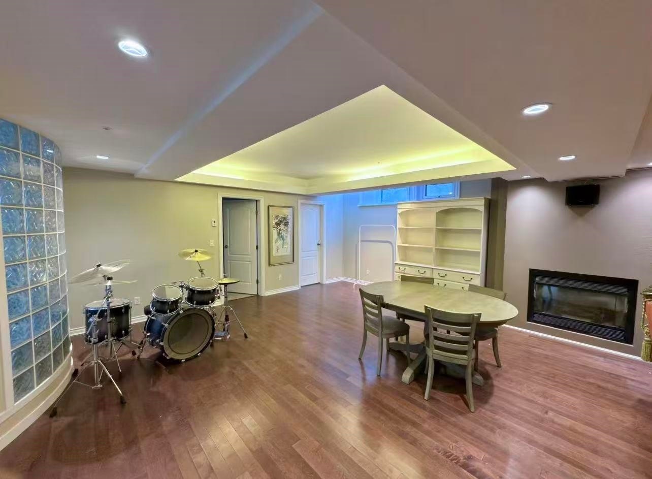 4600 West 3rd Avenue, Vancouver, BC, V6R 1N4 - 4