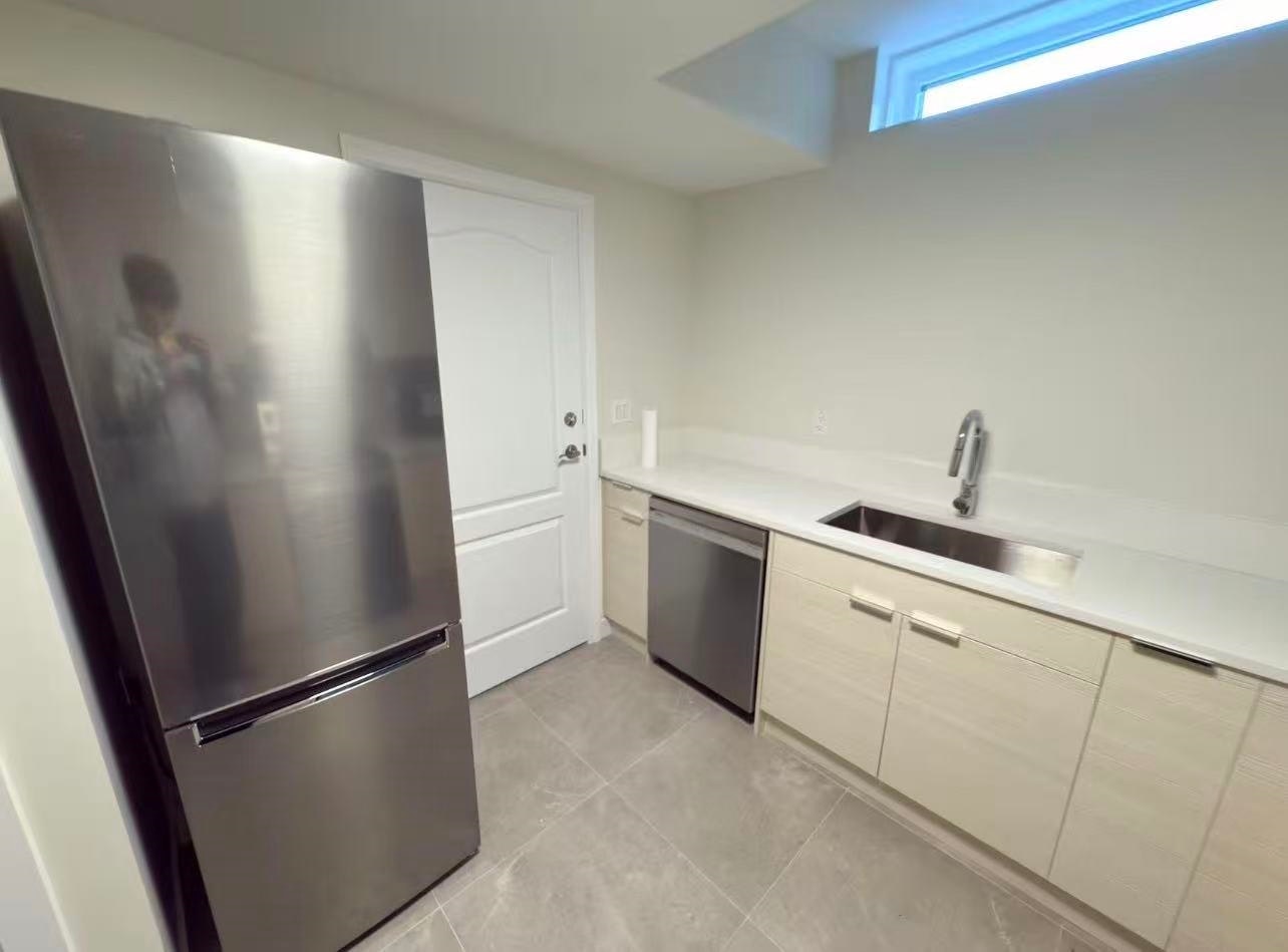 4600 West 3rd Avenue, Vancouver, BC, V6R 1N4 - 2