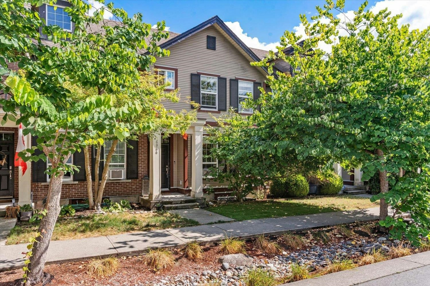 6944 208a Street, Langley, BC, V2Y 0G1 - 2