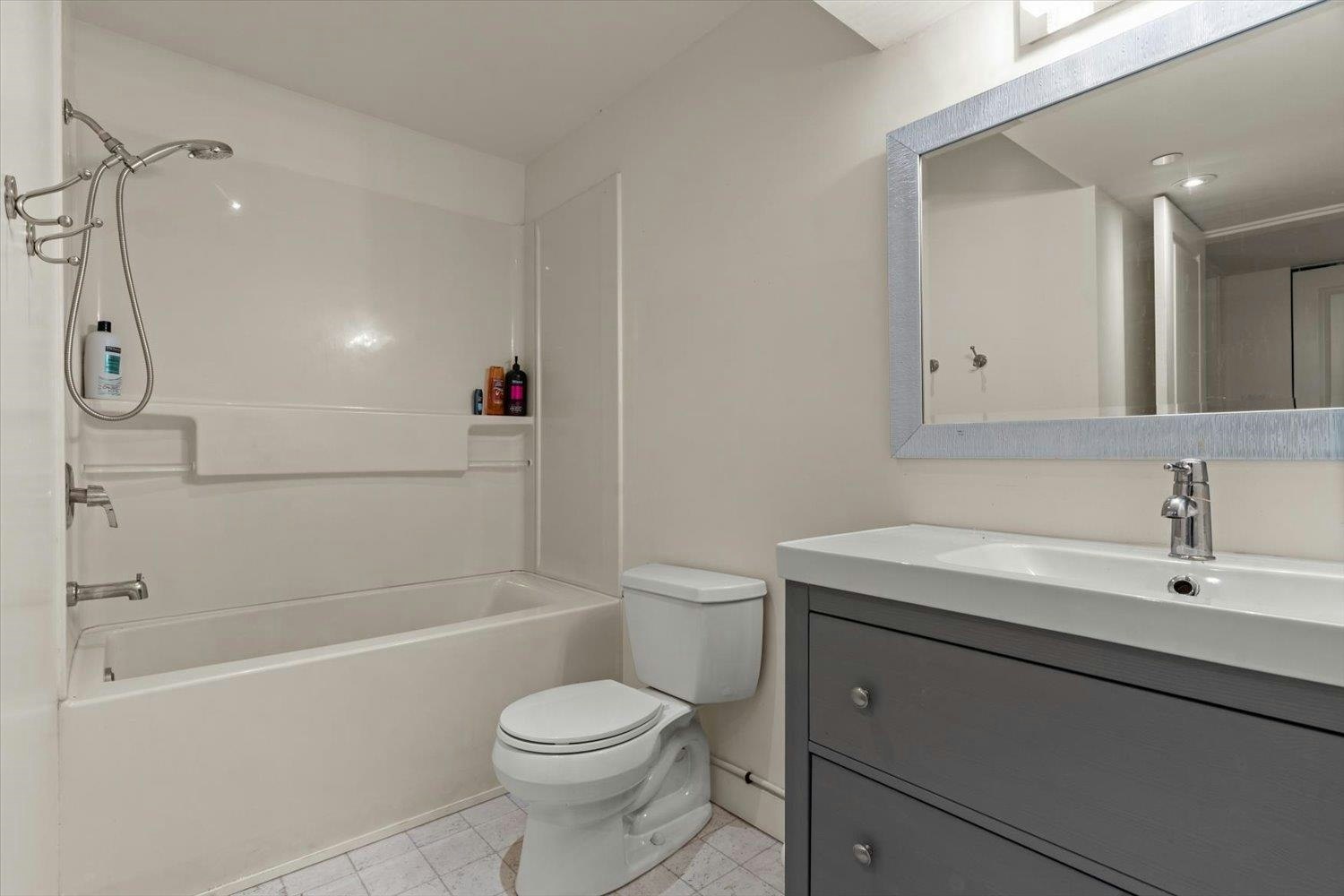 6944 208a Street, Langley, BC, V2Y 0G1 - 33