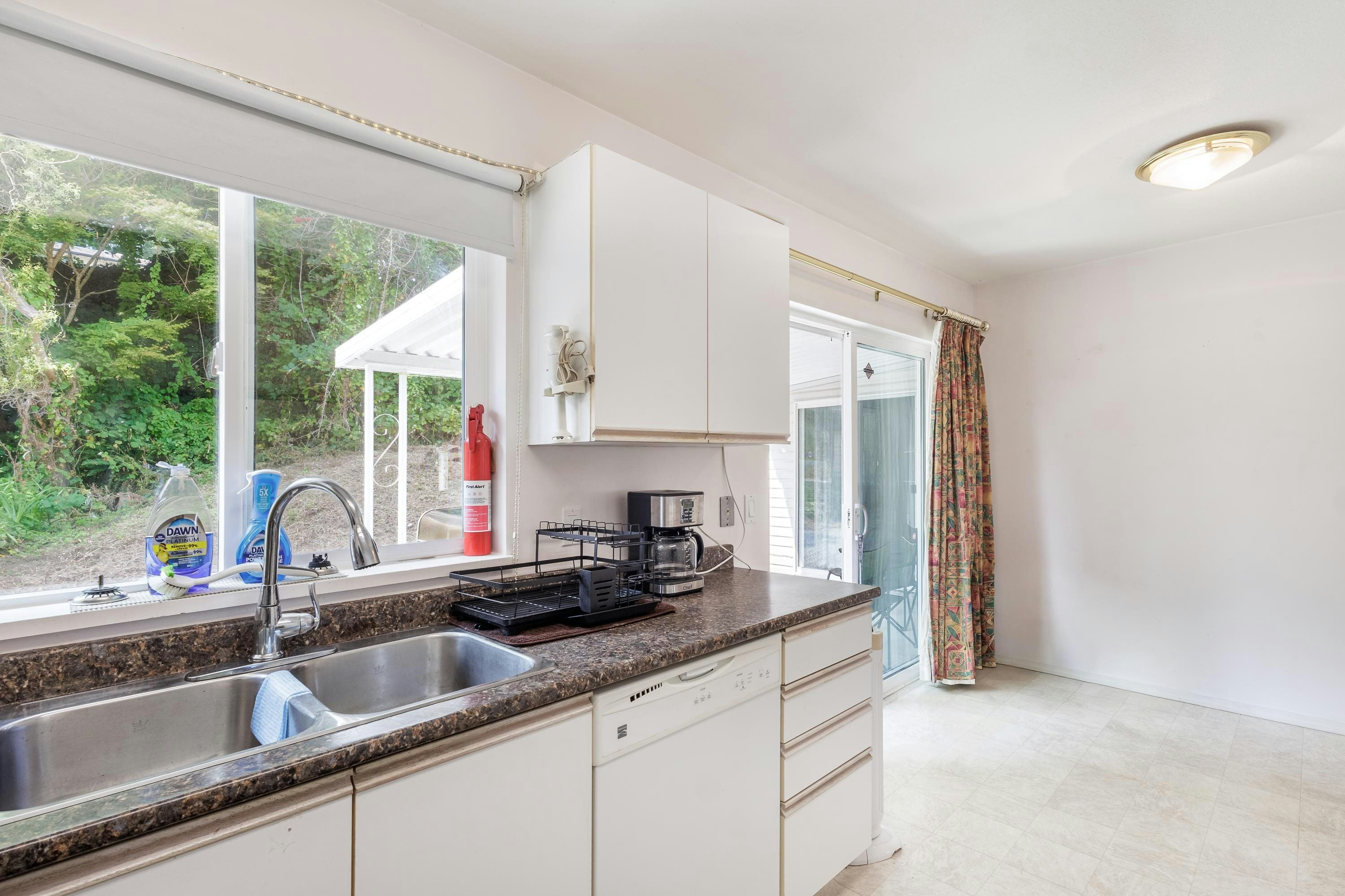 5728 Trail Avenue, Sechelt, BC, V7Z 0L8 - 14