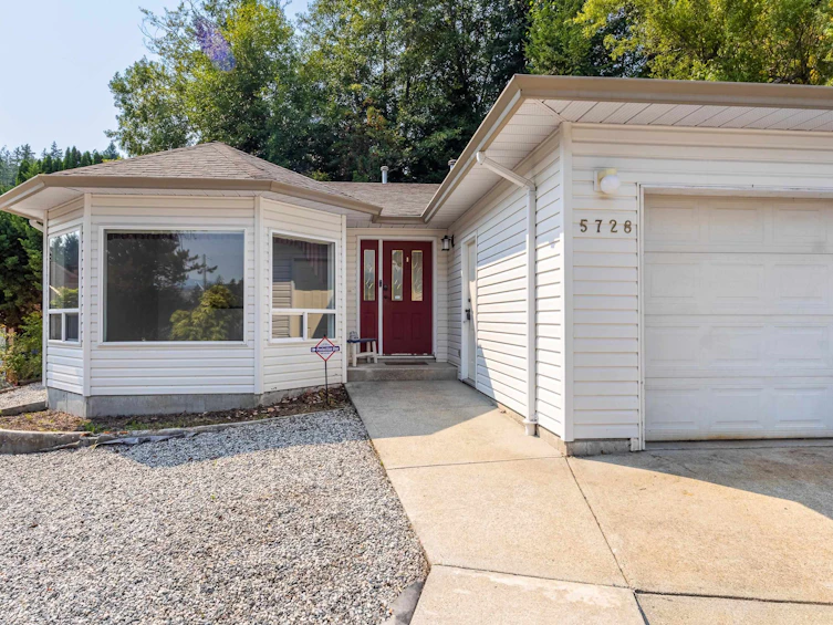5728 Trail Avenue, Sechelt, BC, V7Z 0L8