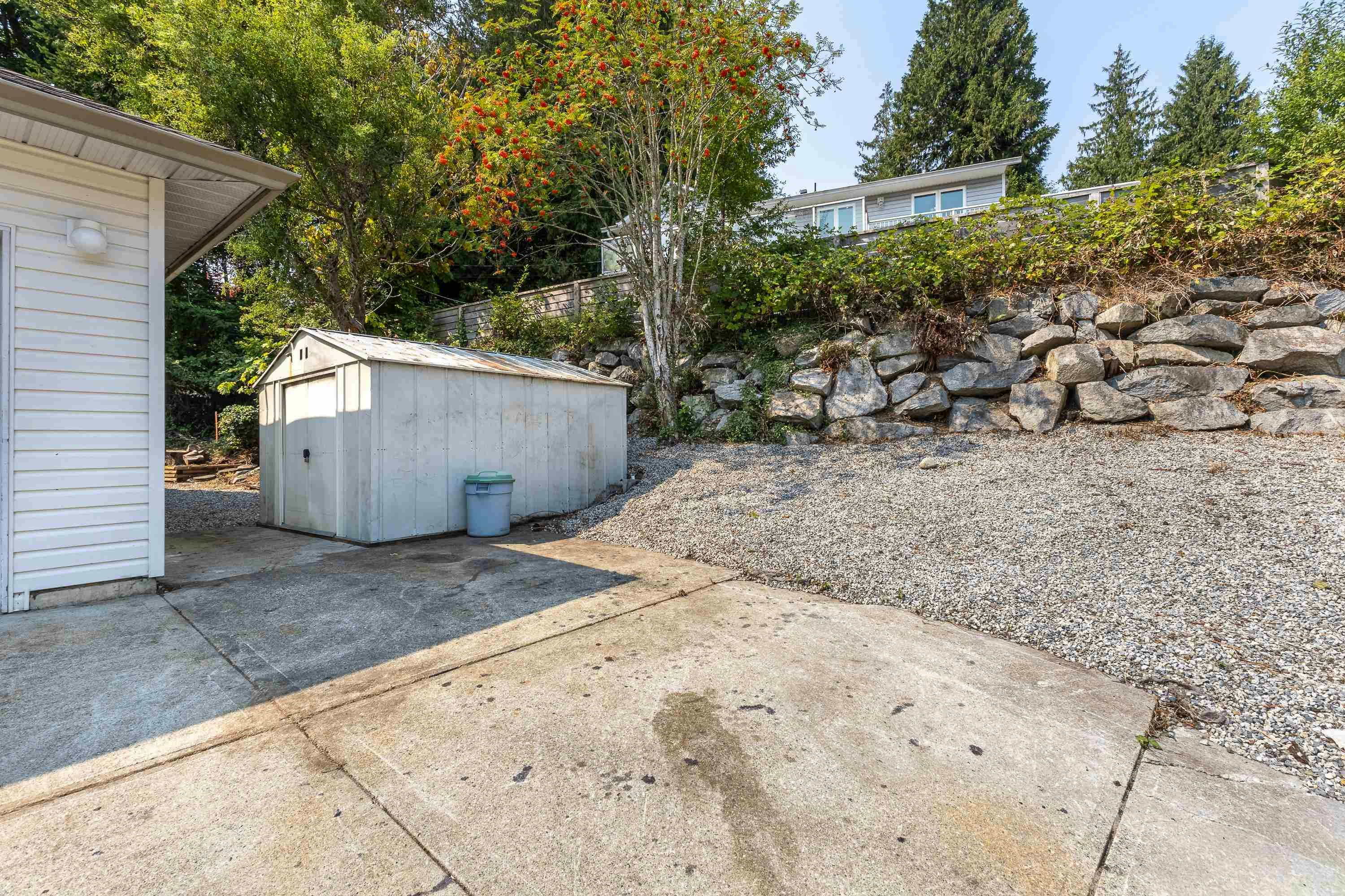 5728 Trail Avenue, Sechelt, BC, V7Z 0L8 - 36