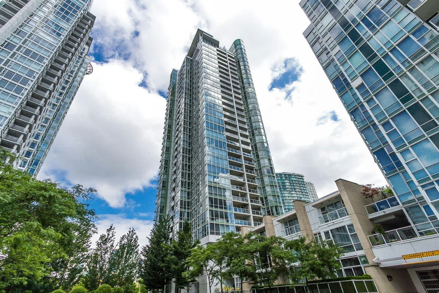 1505-193 Aquarius Mews, Vancouver, BC, V6Z 2Z2
