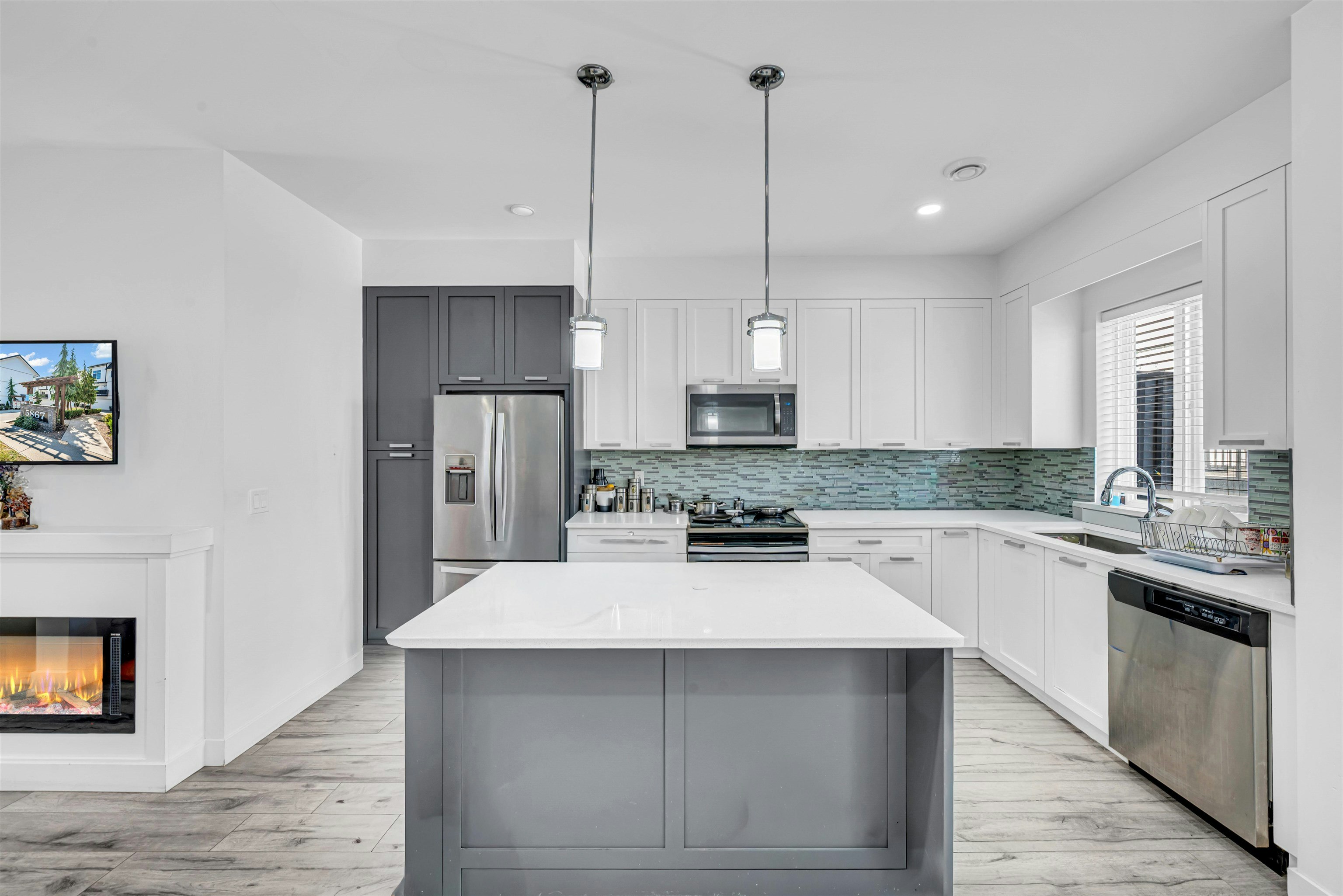 32-5867 129 Street - 5