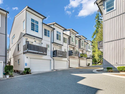 32-5867 129 Street - 2