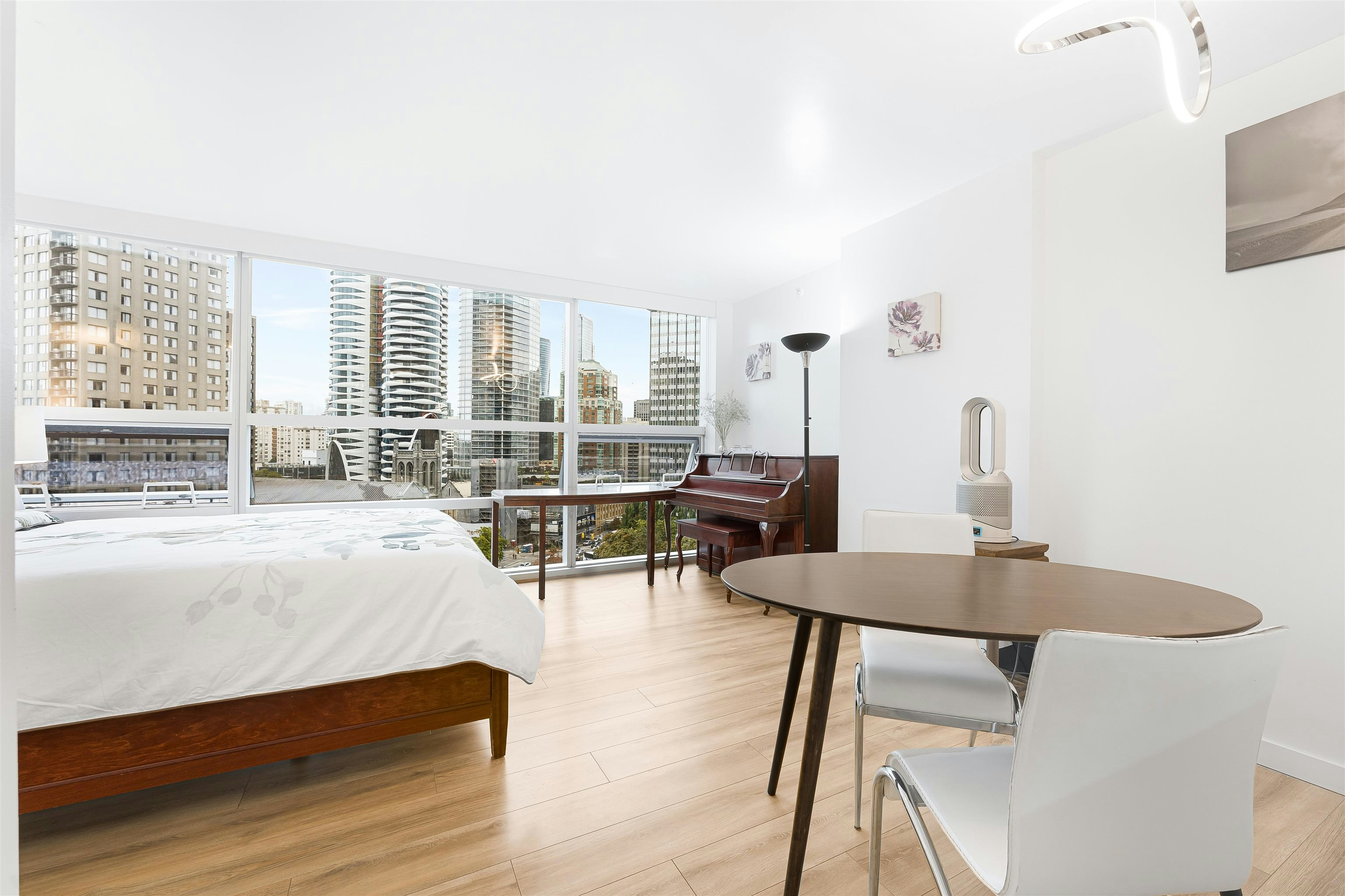 1406-1050 Burrard, Vancouver, BC, V6Z 2S3 - 4