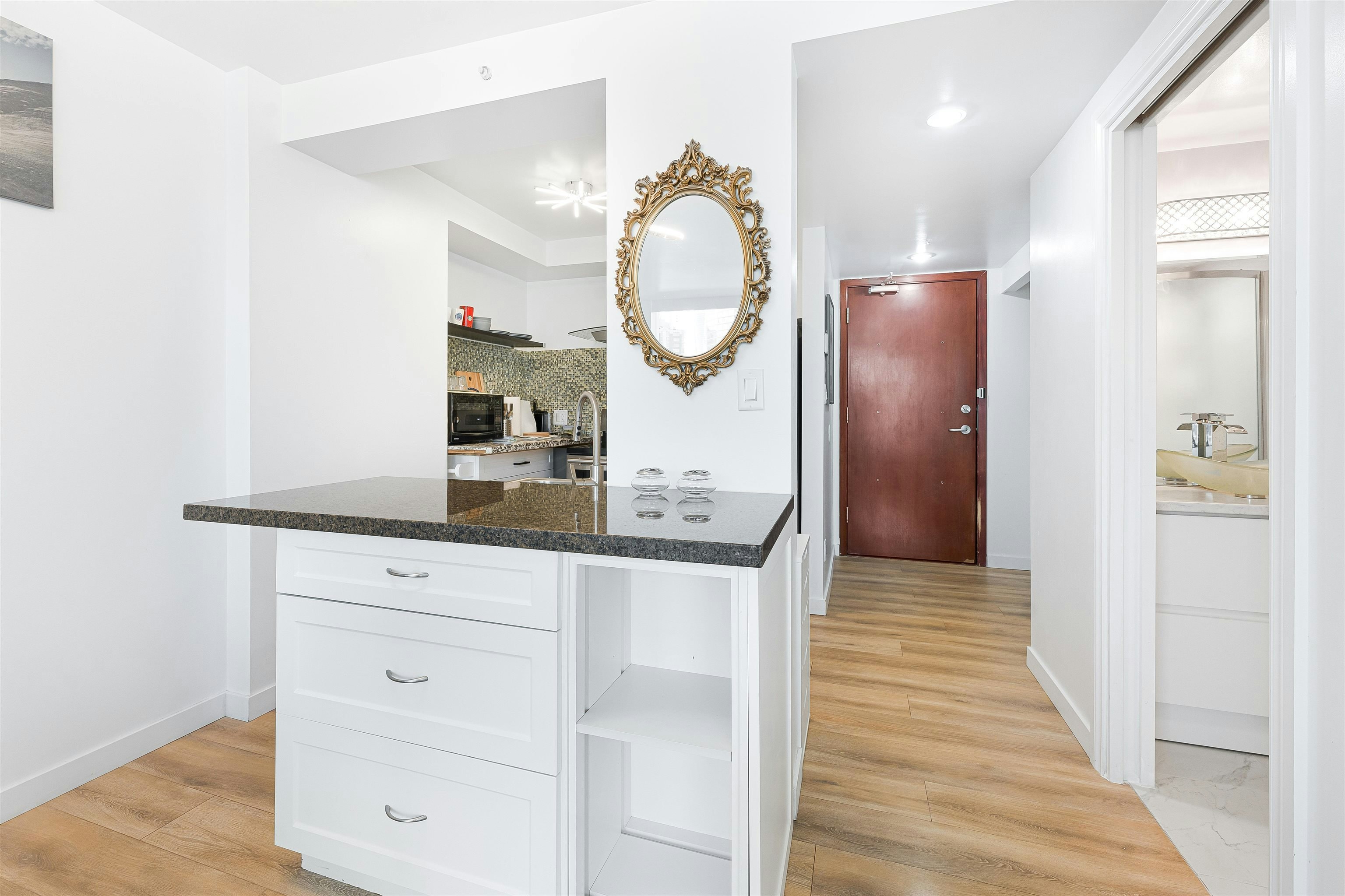 1406-1050 Burrard, Vancouver, BC, V6Z 2S3 - 3
