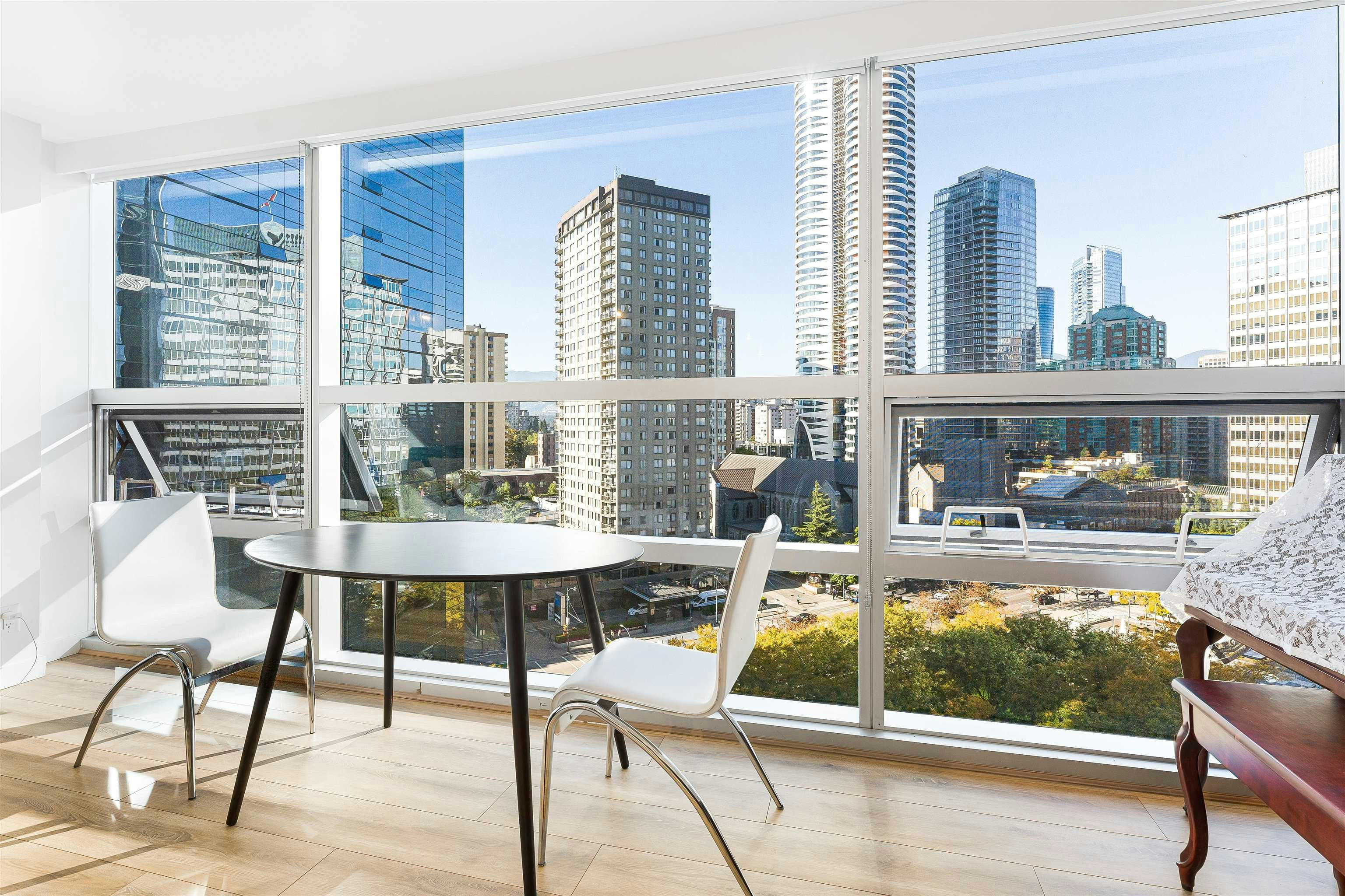 1406-1050 Burrard, Vancouver, BC, V6Z 2S3 - 9