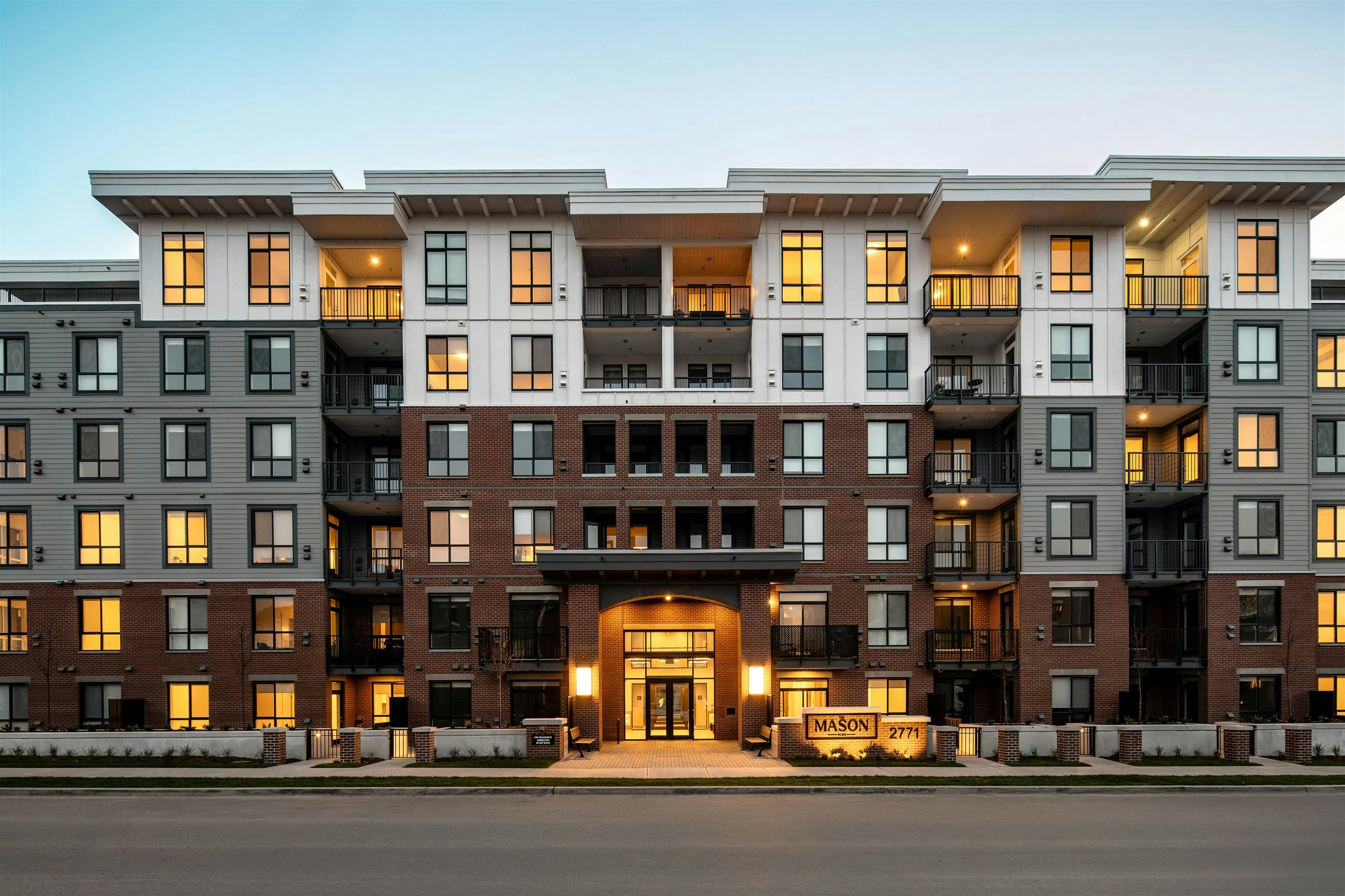 313-2771 Montrose Avenue - 2