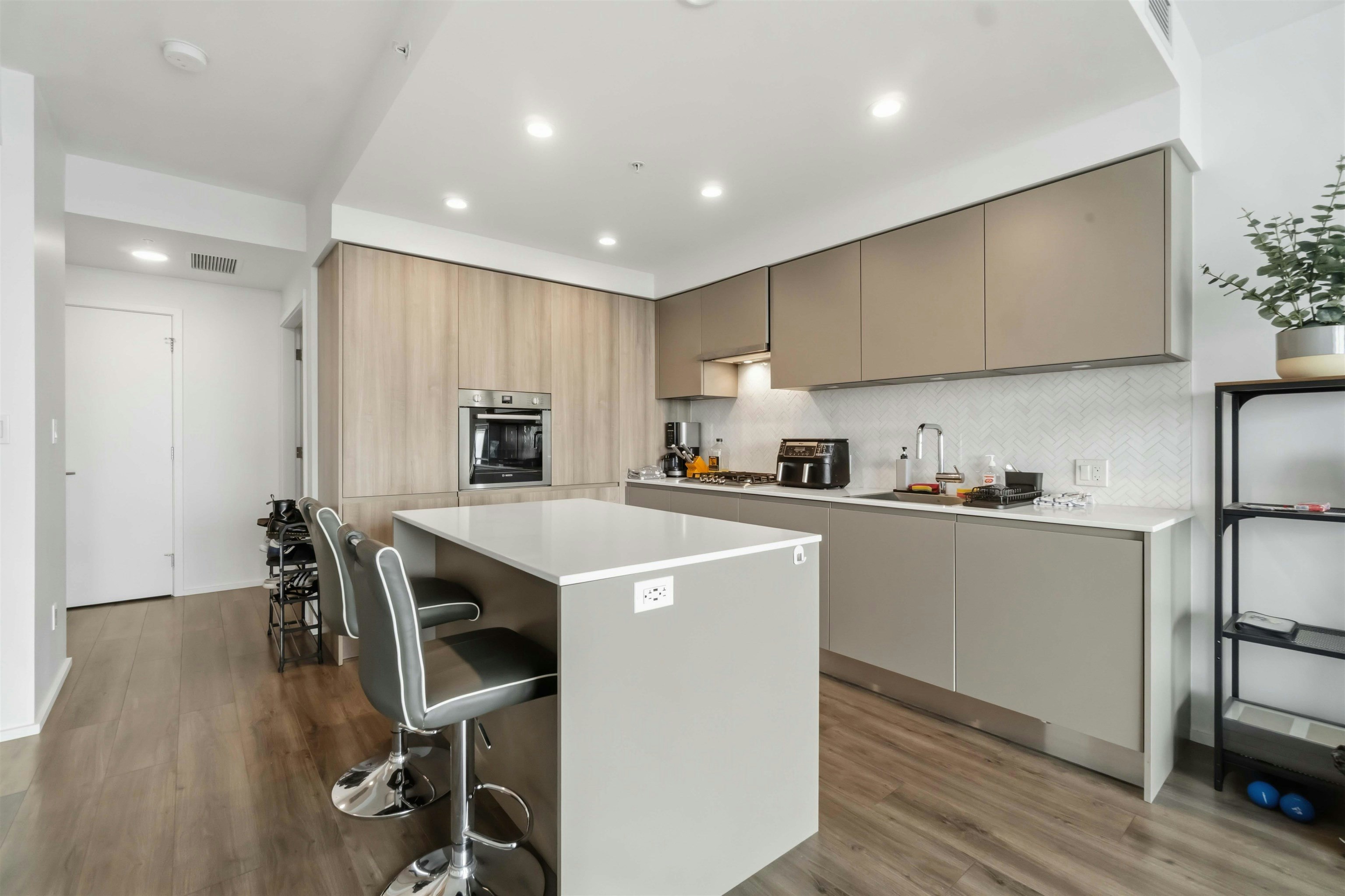 26xx-3833 Evergreen Place, Burnaby, BC, V3J 0M2 - 4