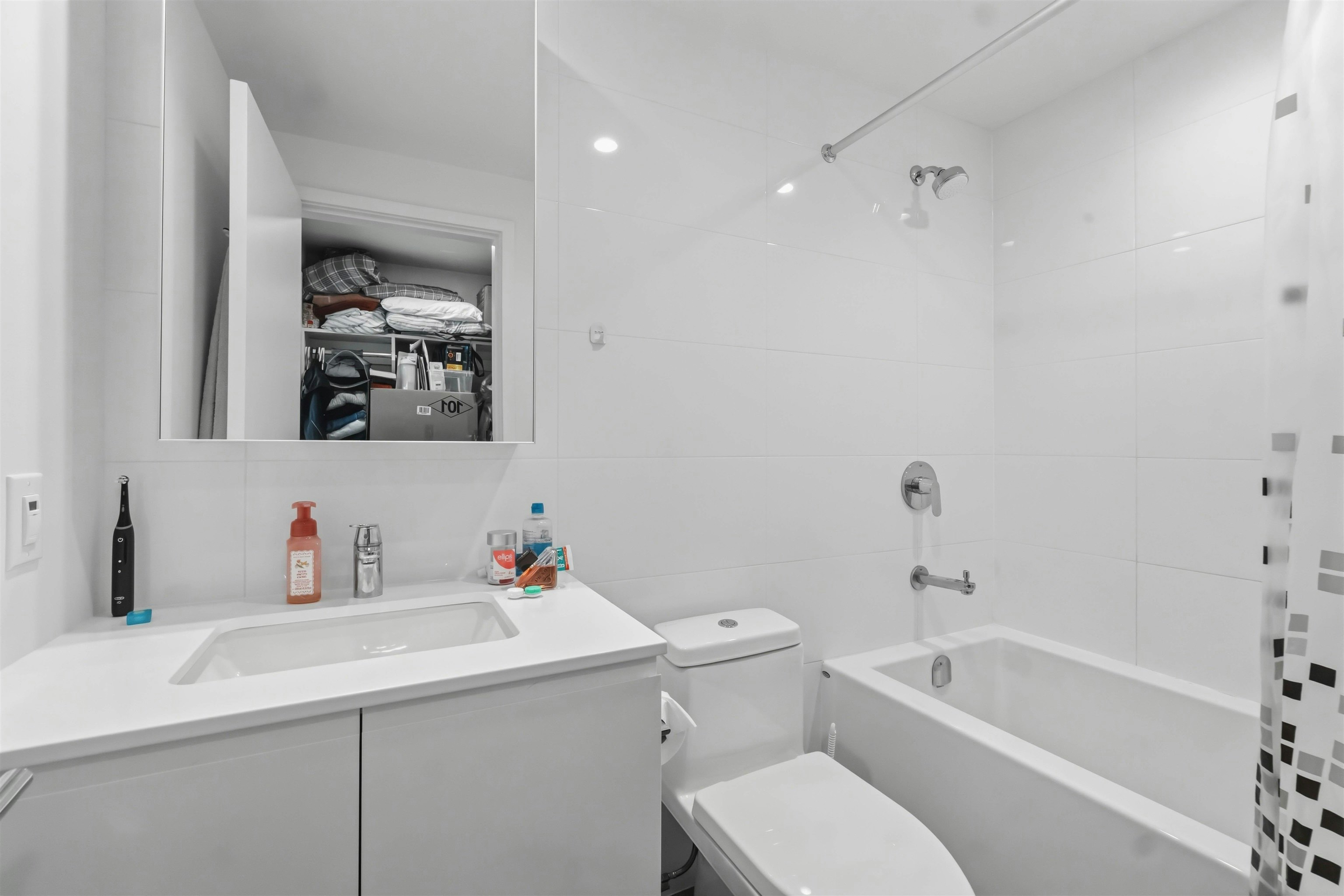 26xx-3833 Evergreen Place, Burnaby, BC, V3J 0M2 - 10