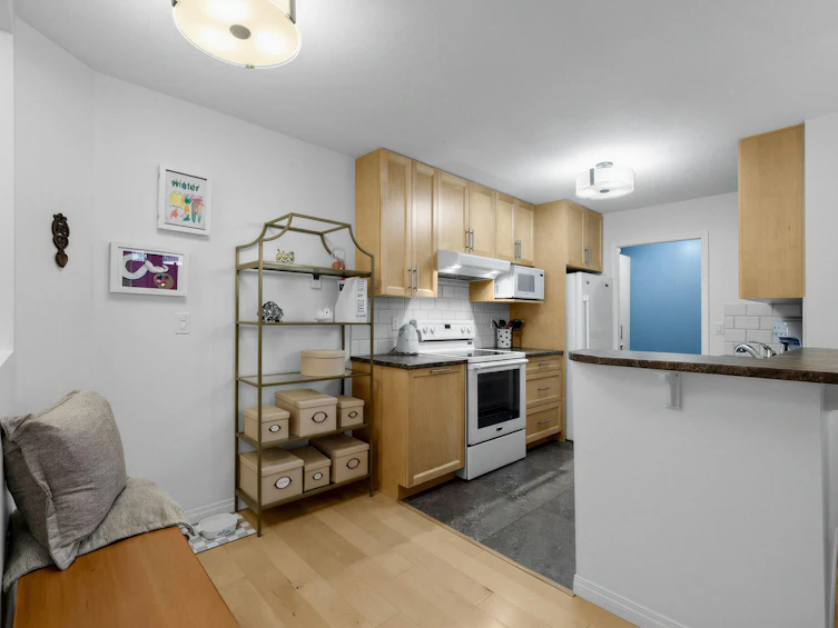 211-7139 18th Avenue, Burnaby, BC, V3N 4Z3 - 17