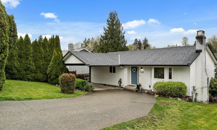 3712 Old Clayburn Road
