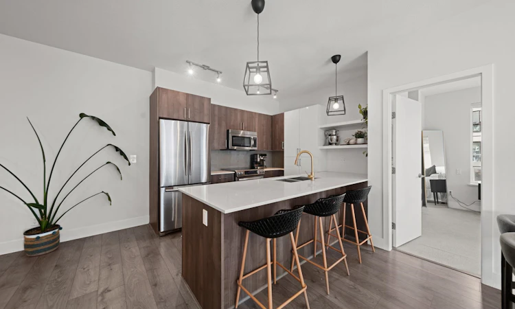 405-630 Como Lake Avenue