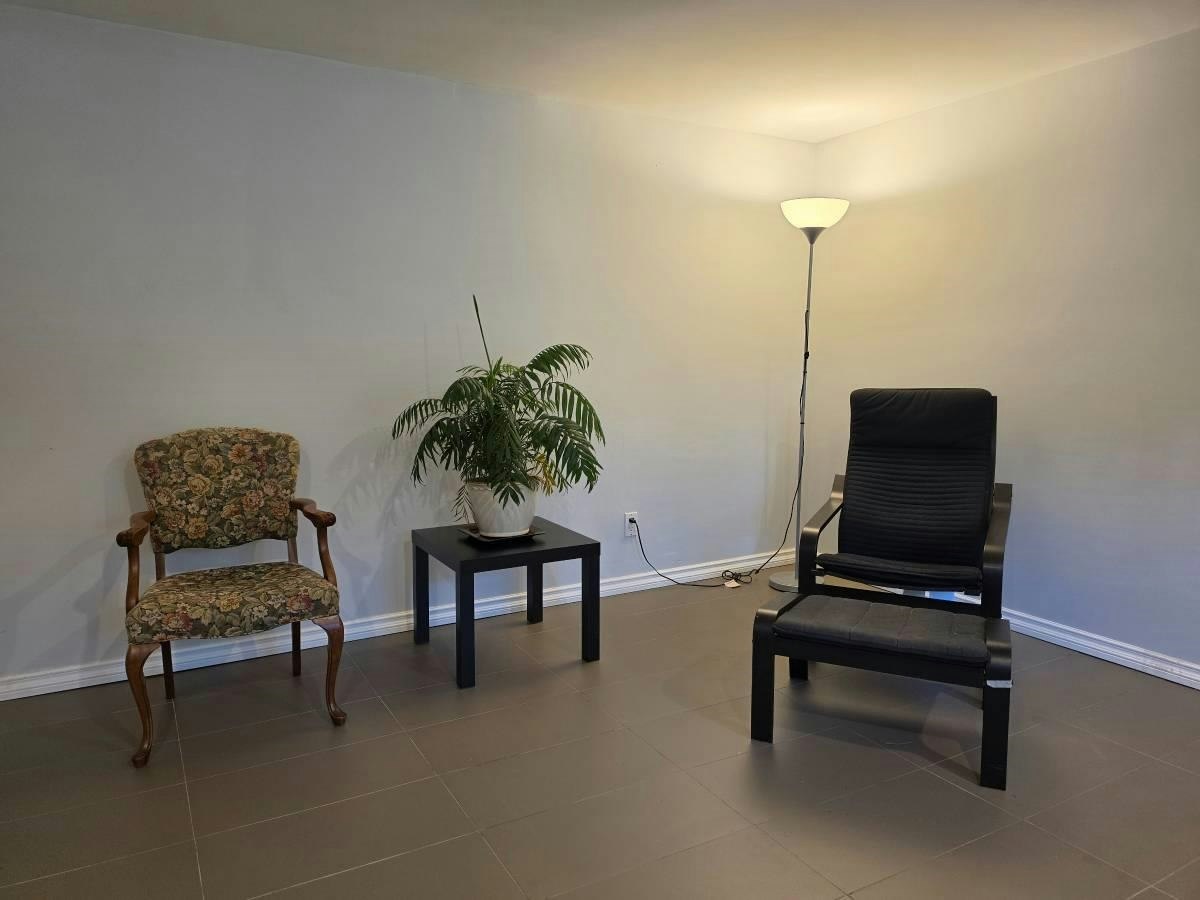 737 Robinson, Coquitlam, BC, V3J 4E9 - 2