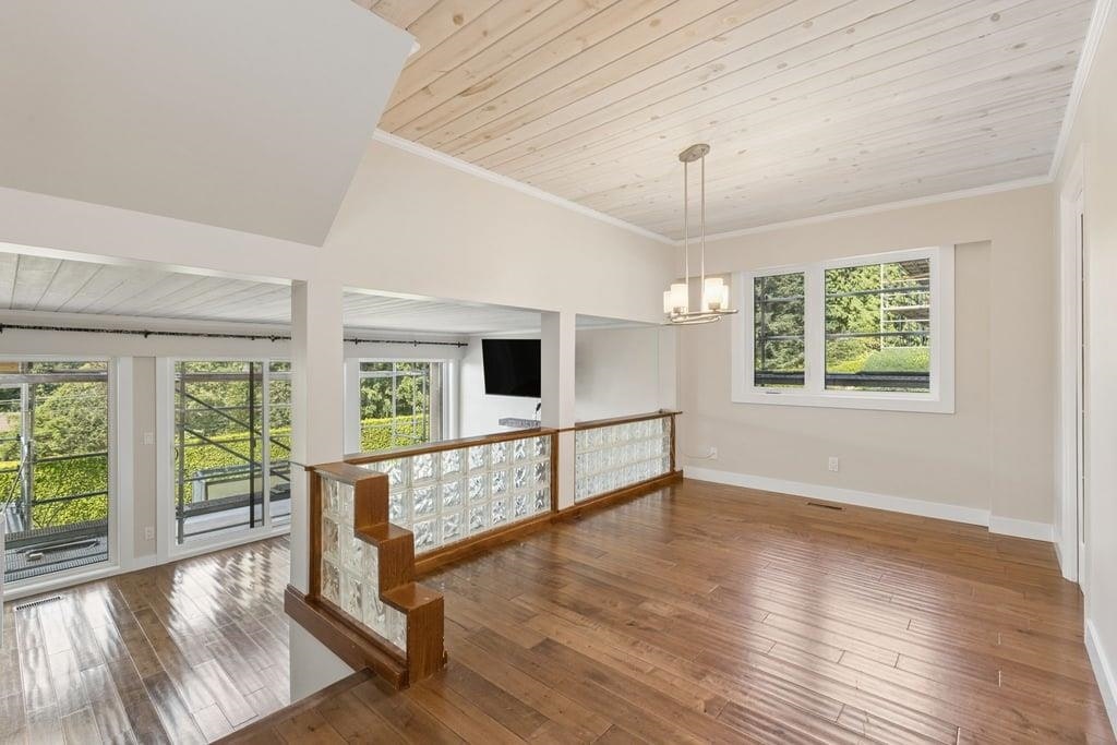 1056 Lillooet Road, North Vancouver, BC, V7J 2H8 - 6