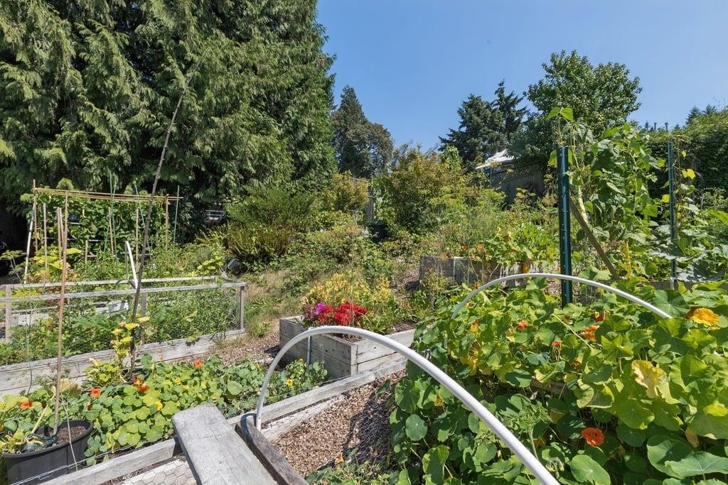 1056 Lillooet Road, North Vancouver, BC, V7J 2H8 - 27