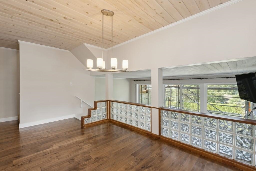 1056 Lillooet Road, North Vancouver, BC, V7J 2H8 - 5