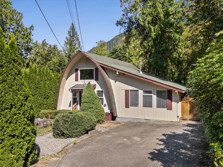66603 Summer Road, Hope, BC, V0X 1L1 - 2