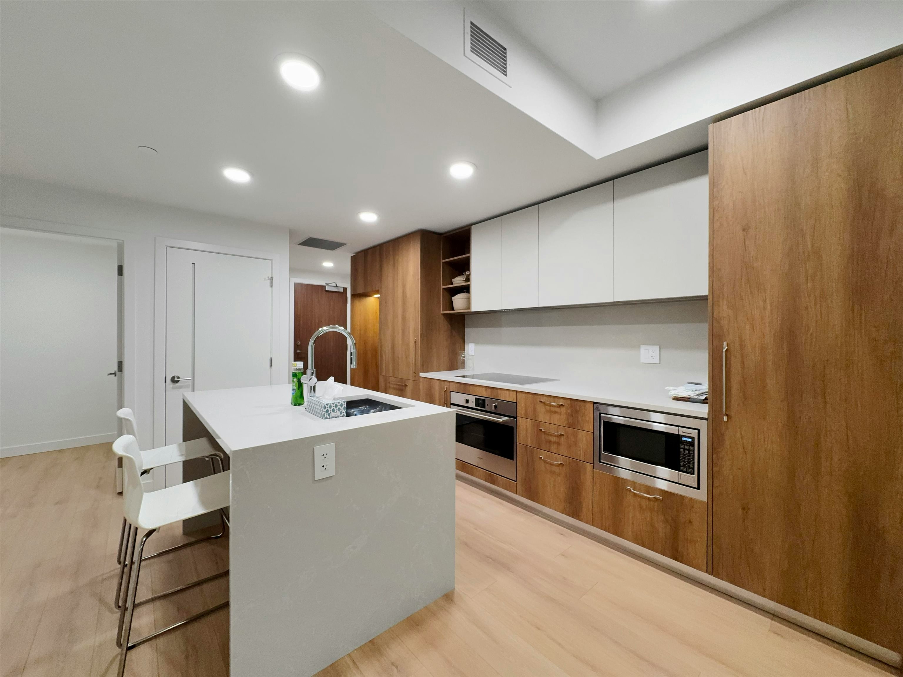 3xx-133 W 49th Avenue, Vancouver, BC, V5Y 0P8 - 3