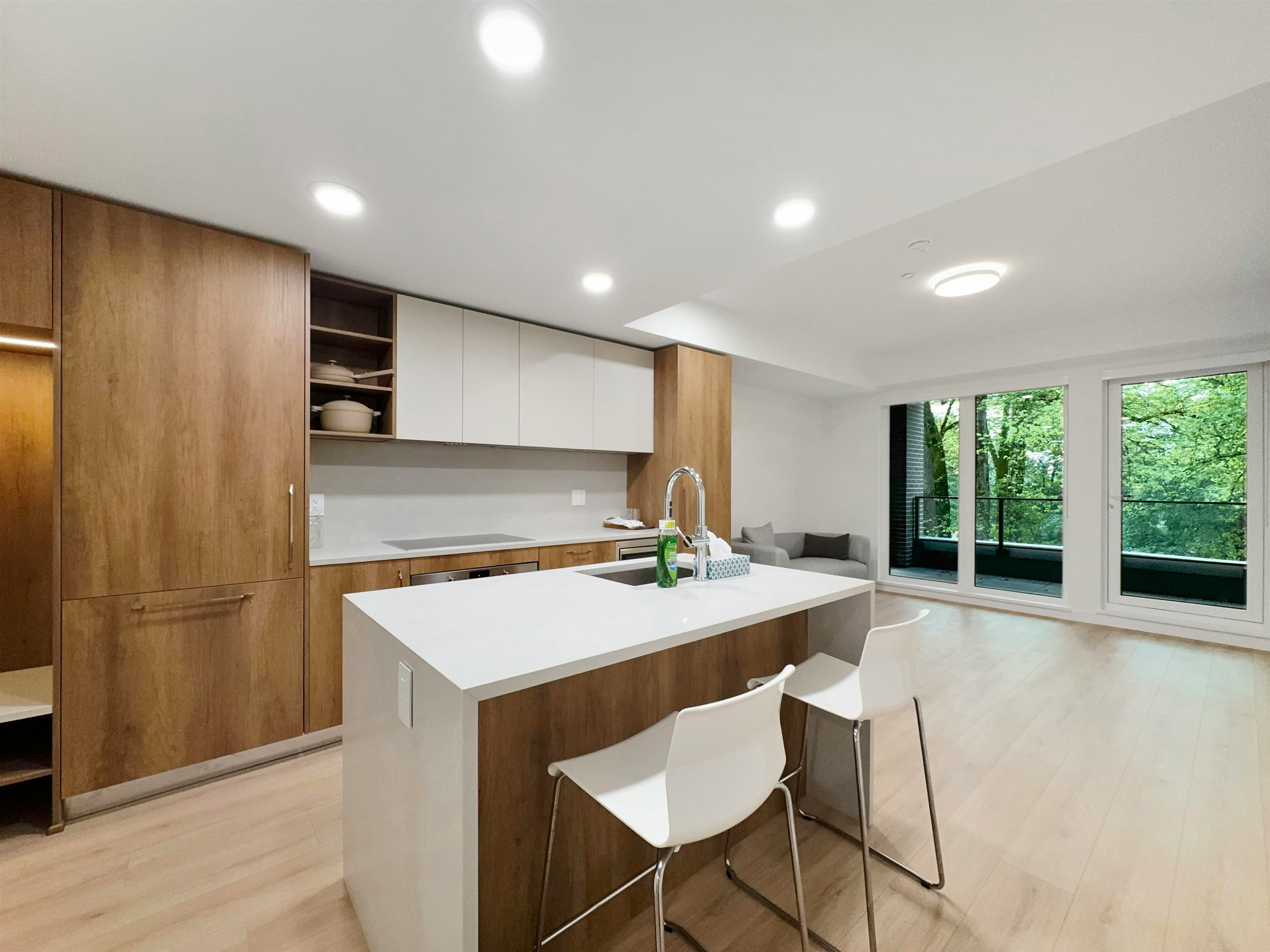 3xx-133 W 49th Avenue, Vancouver, BC, V5Y 0P8