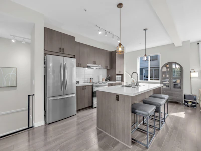 100-8138 204 Street - 3