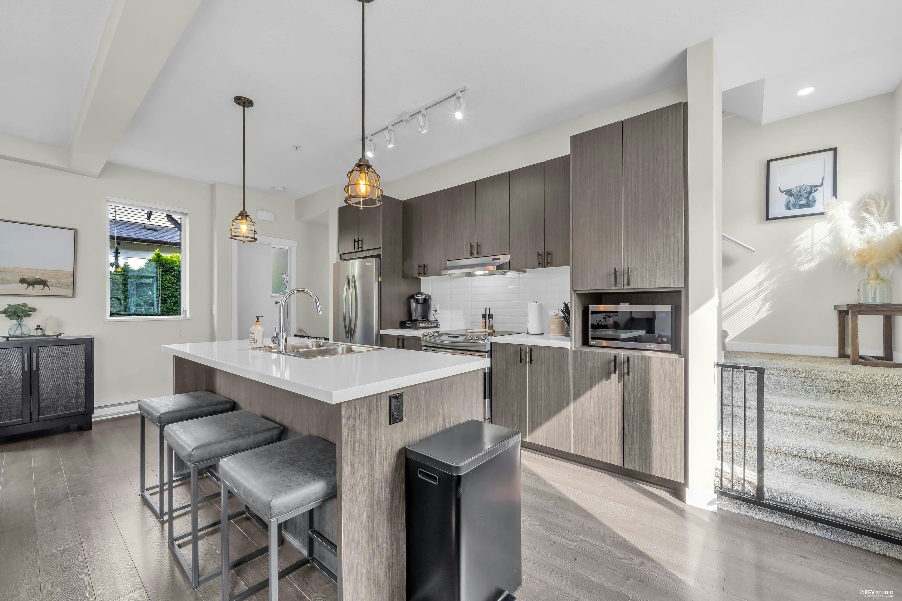 100-8138 204 Street - 5