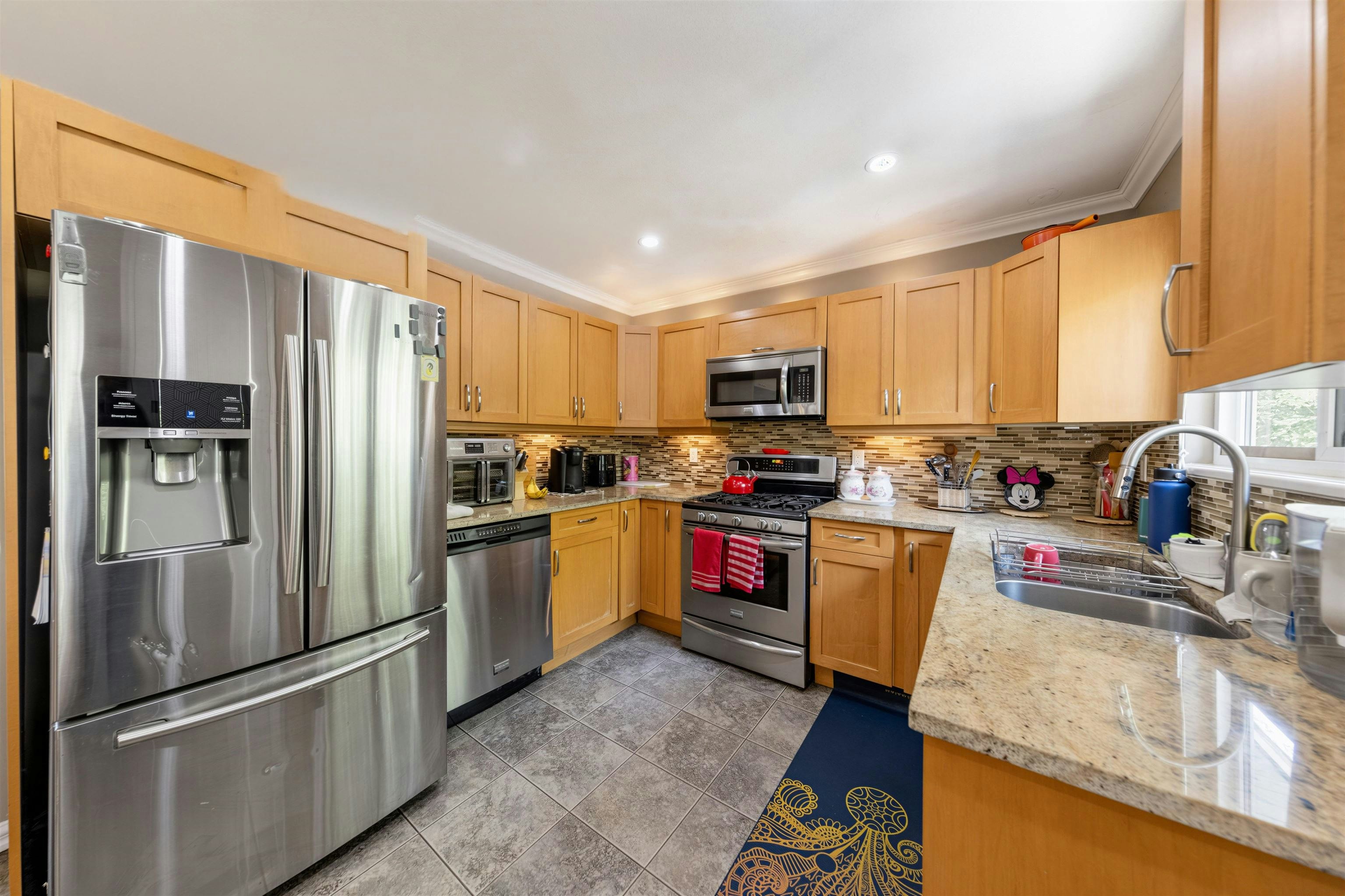 11914 212 Street, Maple Ridge, BC, V2X 7X1 - 11