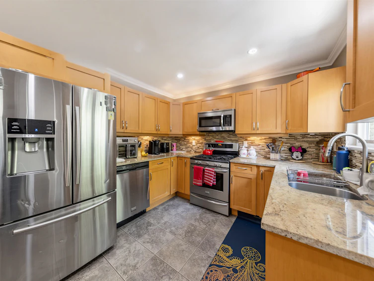 11914 212 Street, Maple Ridge, BC, V2X 7X1 - 11