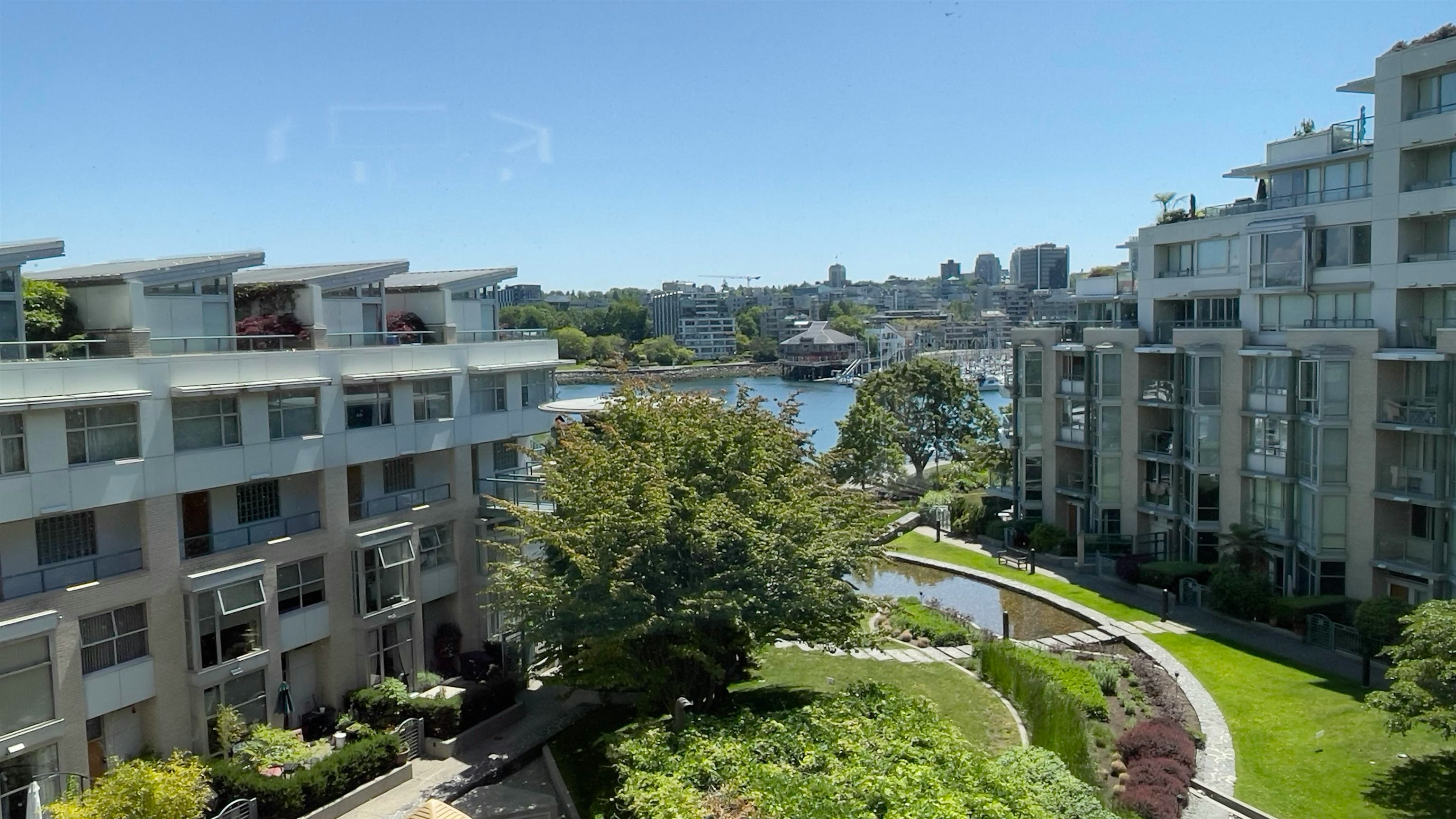 605-1228 Marinaside Crescent, Vancouver, BC, V6Z 2W4 - 2