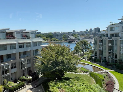 605-1228 Marinaside Crescent - 2